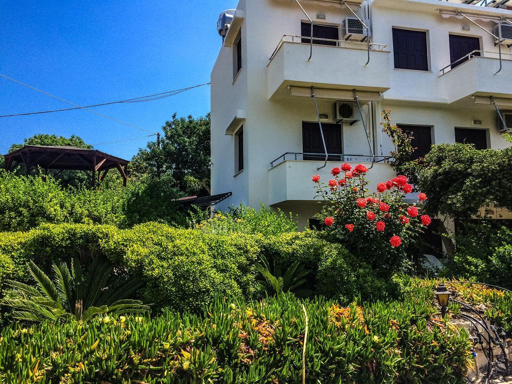 Vasilikos Apartments パラリア・アギア・フォティニ エクステリア 写真